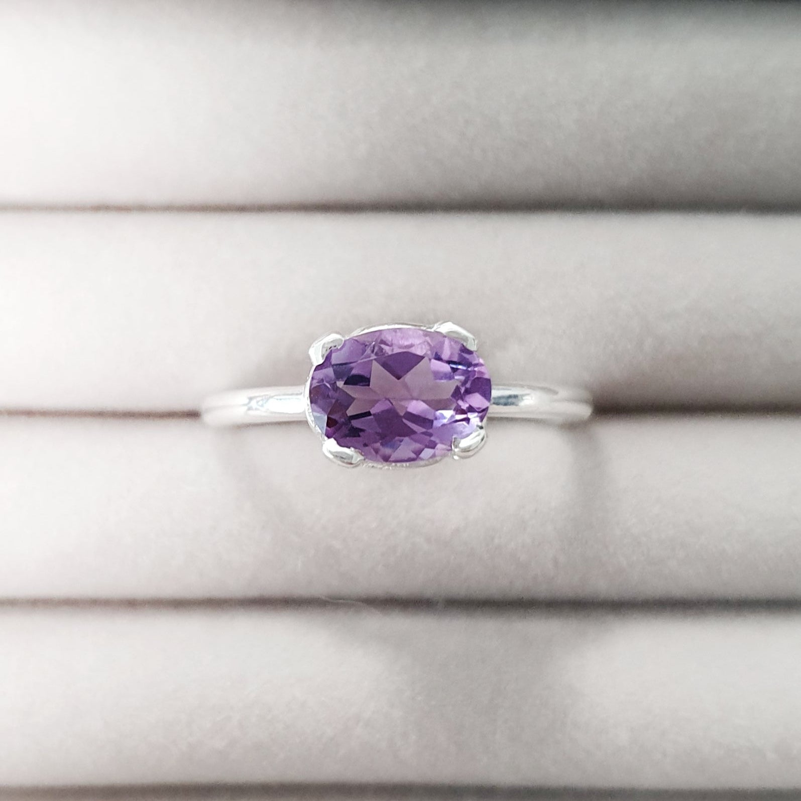 Amethyst Ring, Edelstein Ring Amethyst Edelsteinring mit oval geschliffenem Edelstein Amethyst, Amethyst Schmuck