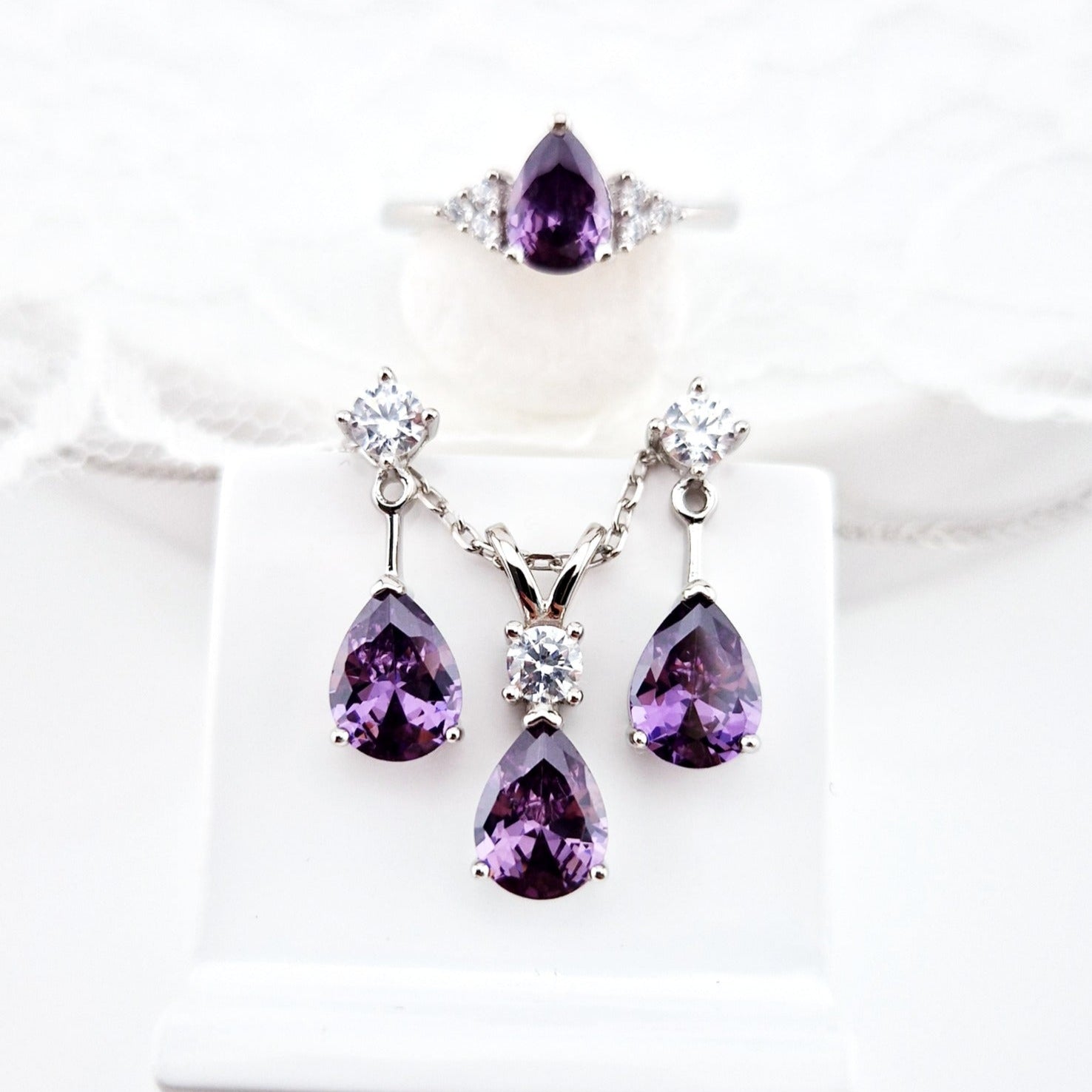 Amethyst Schmuckset, Amethyst Jewelry Set, Amethyst Edelstein Schmuck, Amethyst Gemstone Jewelry, Amethyst Earrings, Amethyst Ohrringe, Amethyst Halskette, Amethyst Kette, Amethyst Necklace, Amethyst Ring - Silberring mit Amethyst Edelstein, Amethyst silver ring, Bague en améthyste, Anello in ametista, Gemstone, Amethyst Edelsteinring
