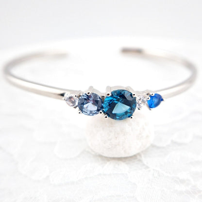 London Blue Topaz Bracelet, Silber Armreifen, Silber Armband, Topaz bangle, Armreifen mit blauen Edelsteinen, Silber Armreifen mit blauen Edelsteinen. blue gemstone bracelet, topaz bracelet, Silber Schmuck, Aquamarin, Saphir, Topas, Schmuck, jewelry, jewellery, bracelet, bracciale