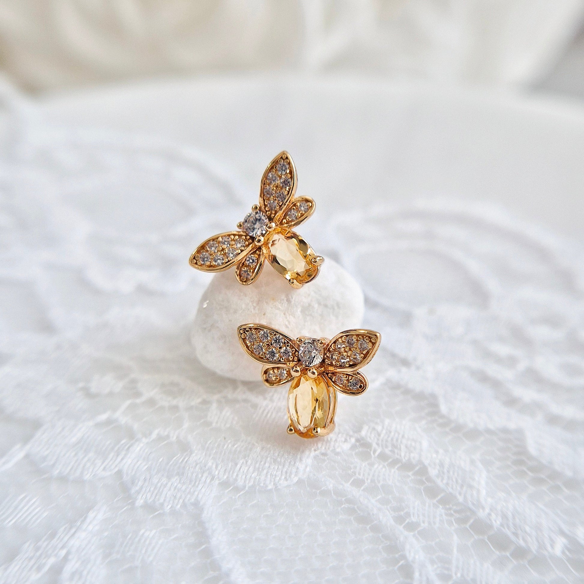 Bienen Ohrstecker, Bee stud earrings, silver earrings gold-plated, silber ohrringe vergoldet, Schmuck, Ohrringe, ohrstecker, jewelry, jewellery, earrings, studs, orecchini, boucles doreilles, boucles, puces, goldene ohrringe, tier ohrstecker, insekt schmuck, Bienen Schmuck, bee jewelry, damenohrringe, schmuck für sie, gift for her, birthday gift, jewelry present