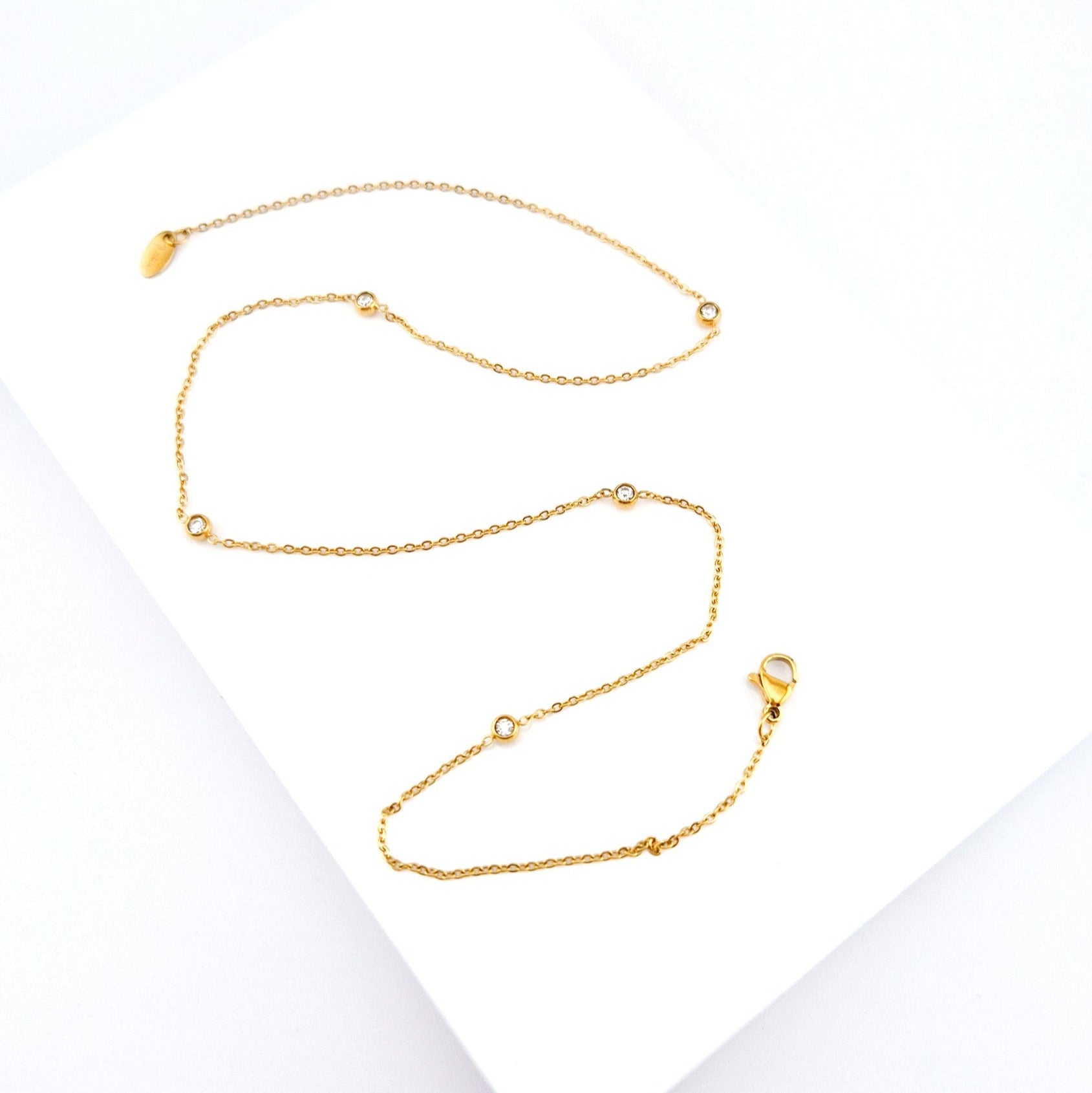 Goldene Halskette Zirkonia, golden necklace, golden necklace cubic zirconia, collier dore, collier dore zirconium, collana dorata, collana dorata zirconia, Zirkonia Halskette, Goldene Halskette, vergoldete Halskette, Halskette, Kette mit Zirkonia Steinchen, elegant golden necklace