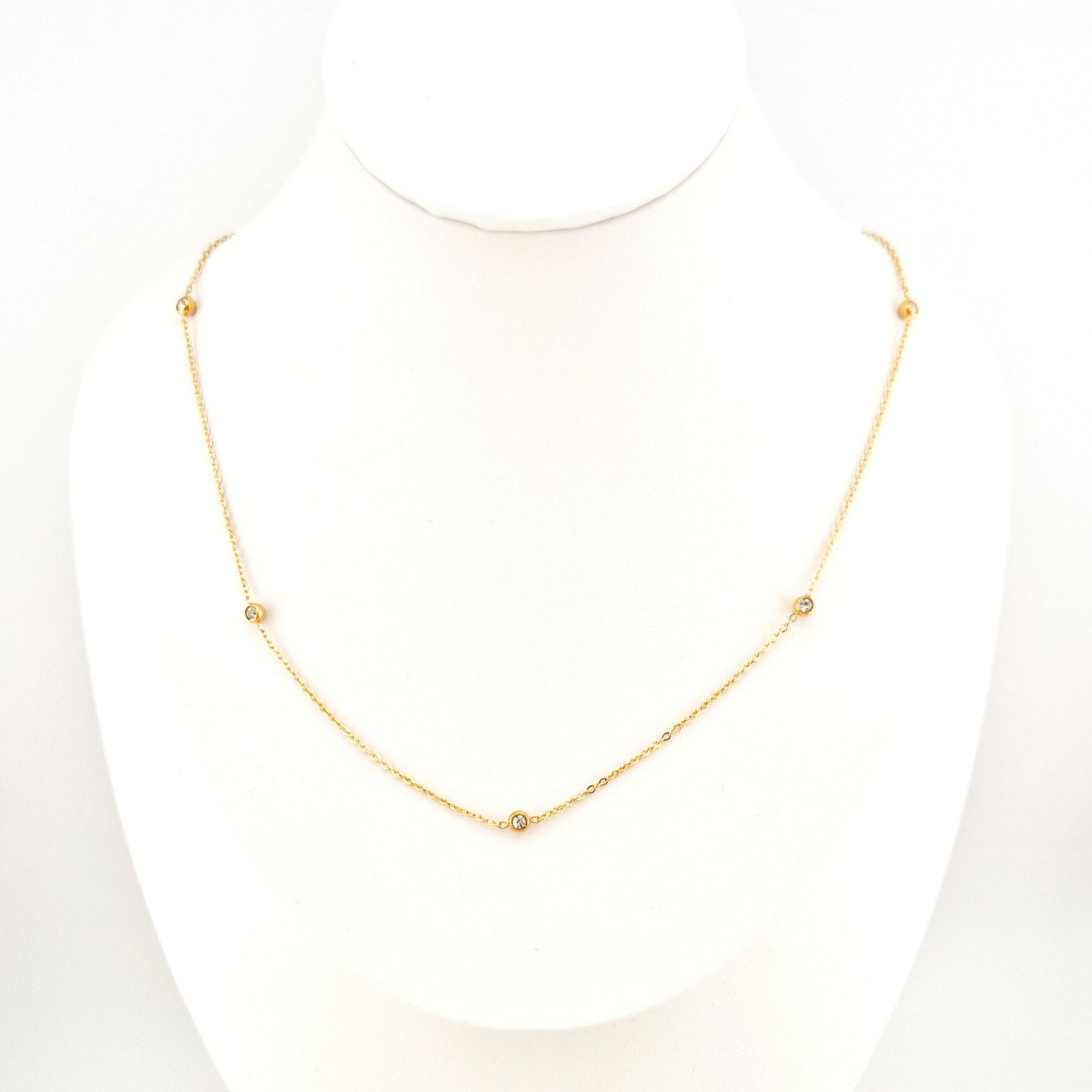 Goldene Halskette Zirkonia, golden necklace, golden necklace cubic zirconia, collier dore, collier dore zirconium, collana dorata, collana dorata zirconia, Zirkonia Halskette, Goldene Halskette, vergoldete Halskette, Halskette, Kette mit Zirkonia Steinchen, elegant golden necklace