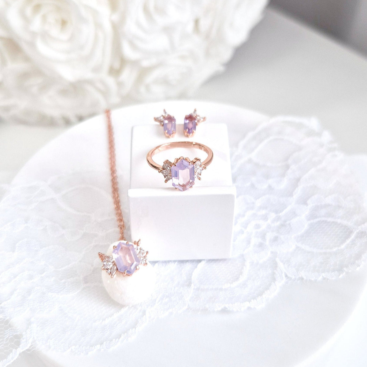 Lavendelquarz Schmuckset, Schmuckset Lavendelquarz, Lavender quartz jewelry set, Parure de bijoux en quartz lavande, Set di gioielli in quarzo lavanda, Schmuckset, jewellery set, Rosegold Schmuck, Silber Schmuck Set, Rose Gold Schmuckset, rose gold jewelry set, Rose gold jewelry, Lavendelquarz Ohrringe, Lavendelquarz Halskette, Lavendelquarz Ring, Schmuck, Ring, Ohrringe, Ohrstecker, Ring