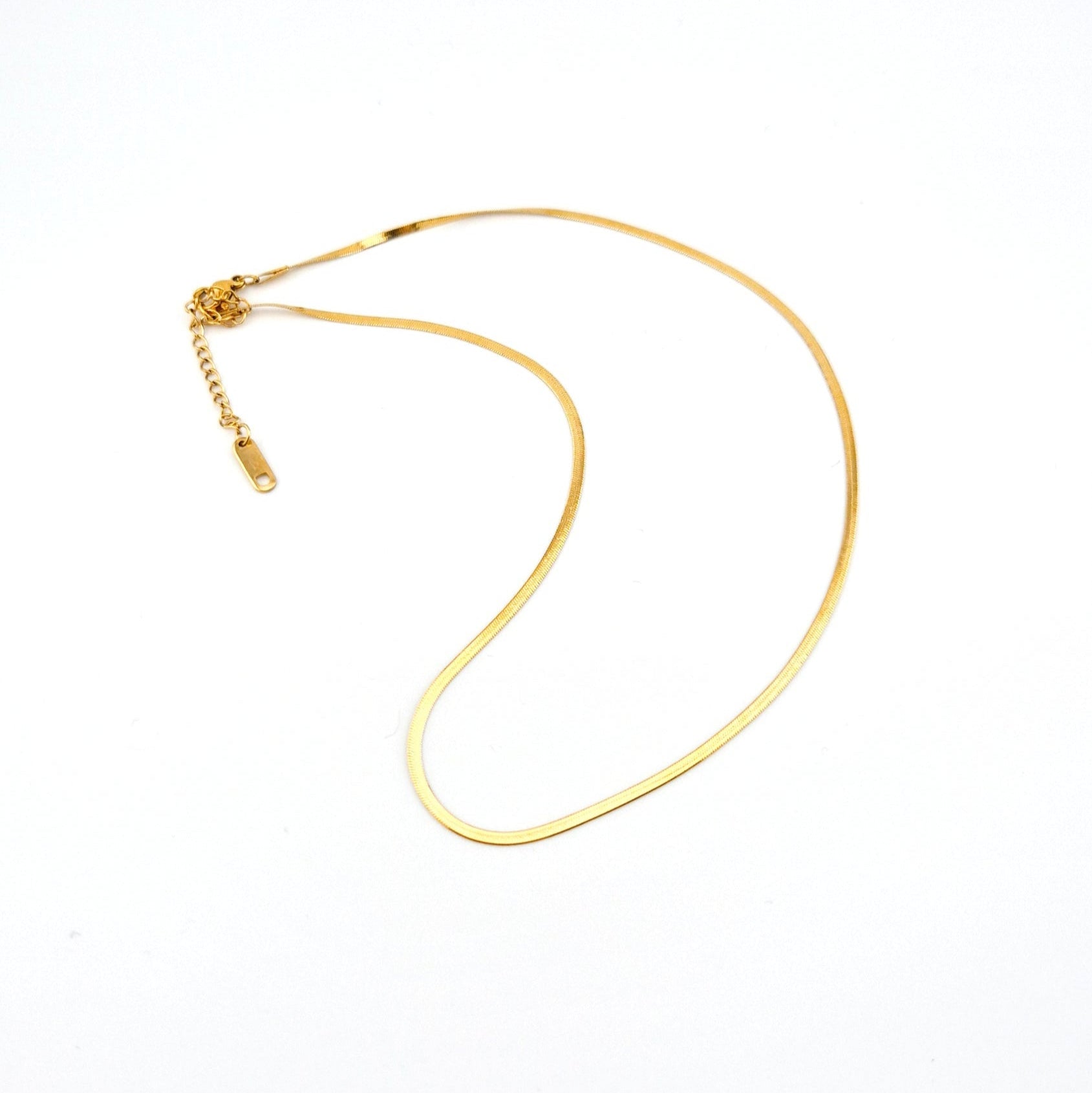 Minimalistische Halskette, minimalist necklace, collier minimaliste, collana minimalista, Halskette, necklace, collana, collier, goldene Halskette, vergoldete Halskette, Edelstahl Halskette, golden necklace, gold necklace stainless steel necklace, collier d'or
