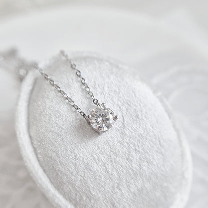 Moissanite necklace, Moissanit Kette, Moissanite pendant necklace, solitaire necklace, Solitär Halskette, Damenkette, Halskette, Hochzeitsschmuck, wedding jewelry, jewellery gift, for her, birthday gift girl friend, anniversary present, silver jewelry, elegant necklace, Halskette, collana, collier, Schmuck, bijou, accessoire, gioielli, bridesmaid gift, Schmuck für Hochzeit