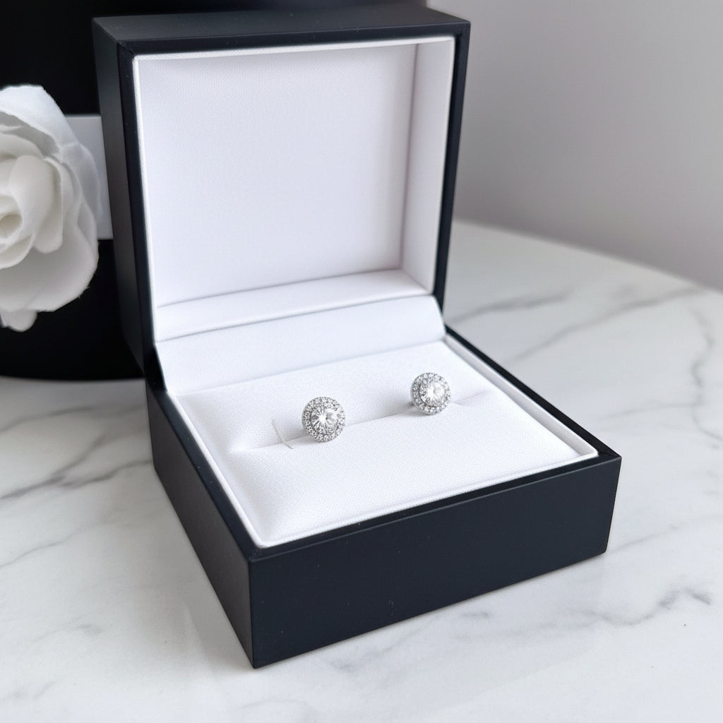 Moissanit ohrstecker, Moissanite studs, moissanite earrings, Moissanit ohrringe, studs, stud earrings, silver earrings, Ohrringe, Ohrstecker, Silber Ohrringe, Damenohrringe, Silberschmuck, silver jewelry, 925 sterling silver jewellery, gioielli, bijou, accessoire, bridal earrings, wedding earrings, hochzeitsschmuck, Schmuck, Diamant Ohrringe, Diamond Earrings, lab grown diamond jewelry