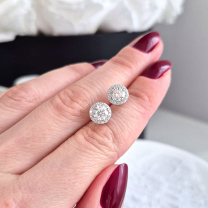 Moissanit ohrstecker, Moissanite studs, moissanite earrings, Moissanit ohrringe, studs, stud earrings, silver earrings, Ohrringe, Ohrstecker, Silber Ohrringe, Damenohrringe, Silberschmuck, silver jewelry, 925 sterling silver jewellery, gioielli, bijou, accessoire, bridal earrings, wedding earrings, hochzeitsschmuck, Schmuck, Diamant Ohrringe, Diamond Earrings, lab grown diamond jewelry