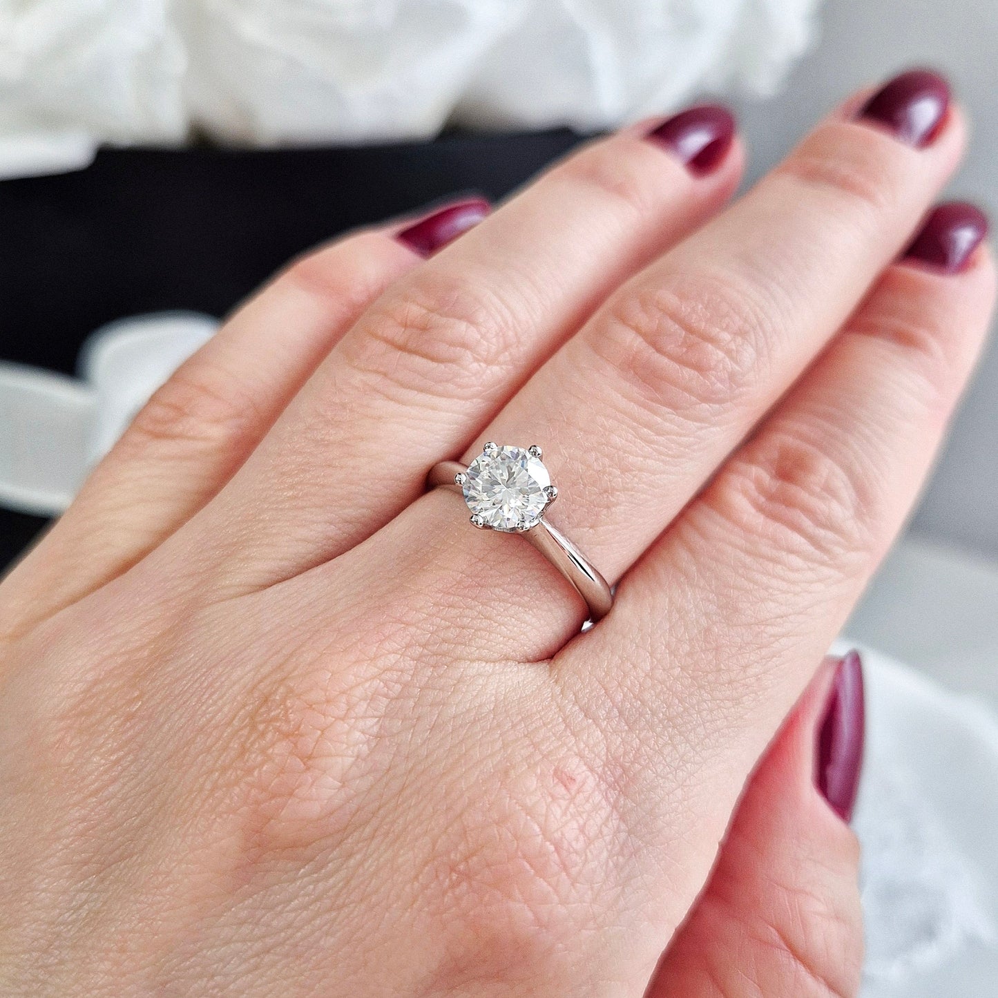 Moissanit Silber Ring, Moissanite Ring, moissanite silver ring, Moissanit Ring, studs, Ring, Fingerring, Silberring, Damenring, Silberschmuck, silver jewelry, 925 sterling silver jewellery, gioielli, bijou, accessoire, bridal ring, wedding ring, promise ring, engagement ring, proposal ring, Verlobungsring, Ring Verlobung, Hochzeit Ring, hochzeitsschmuck, Schmuck, Diamant Ring, Diamond Ring, lab grown diamond jewelry