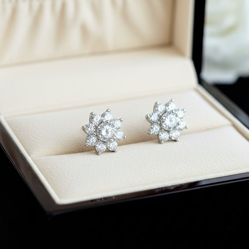 Moissanit ohrringe, Moissanite earrings, Moissanit Ohrstecker, studs, stud earrings, silver earrings, Ohrringe, Ohrstecker, Silber Ohrringe, Damenohrringe, Silberschmuck, silver jewelry, 925 sterling silver jewellery, gioielli, bijou, accessoire, bridal earrings, wedding earrings, hochzeitsschmuck, Schmuck, Diamant Ohrringe, Diamond Earrings, lab grown diamond jewelry