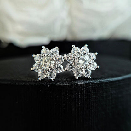Moissanit ohrringe, Moissanite earrings, Moissanit Ohrstecker, studs, stud earrings, silver earrings, Ohrringe, Ohrstecker, Silber Ohrringe, Damenohrringe, Silberschmuck, silver jewelry, 925 sterling silver jewellery, gioielli, bijou, accessoire, bridal earrings, wedding earrings, hochzeitsschmuck, Schmuck, Diamant Ohrringe, Diamond Earrings, lab grown diamond jewelry