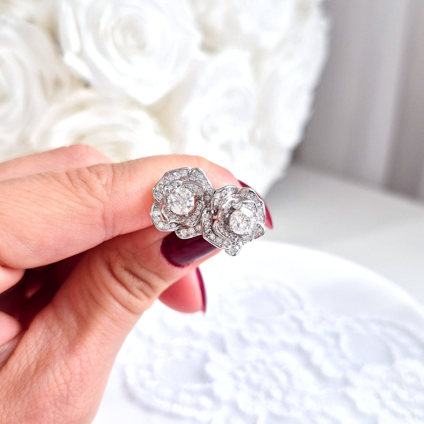 Moissanit ohrringe, Moissanite earrings, Moissanit Ohrstecker, studs, stud earrings, silver earrings, Ohrringe, Ohrstecker, Silber Ohrringe, Damenohrringe, Silberschmuck, silver jewelry, 925 sterling silver jewellery, gioielli, bijou, accessoire, bridal earrings, wedding earrings, hochzeitsschmuck, Schmuck, Diamant Ohrringe, Diamond Earrings, lab grown diamond jewelry, Rosen Ohrringe, Blumen Ohrstecker, moissanite rose earrings
