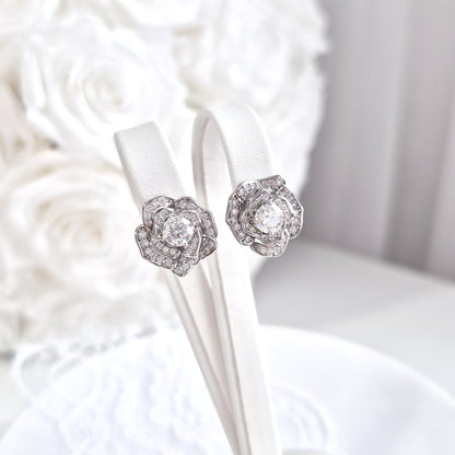 Moissanit ohrringe, Moissanite earrings, Moissanit Ohrstecker, studs, stud earrings, silver earrings, Ohrringe, Ohrstecker, Silber Ohrringe, Damenohrringe, Silberschmuck, silver jewelry, 925 sterling silver jewellery, gioielli, bijou, accessoire, bridal earrings, wedding earrings, hochzeitsschmuck, Schmuck, Diamant Ohrringe, Diamond Earrings, lab grown diamond jewelry, Rosen Ohrringe, Blumen Ohrstecker, moissanite rose earrings