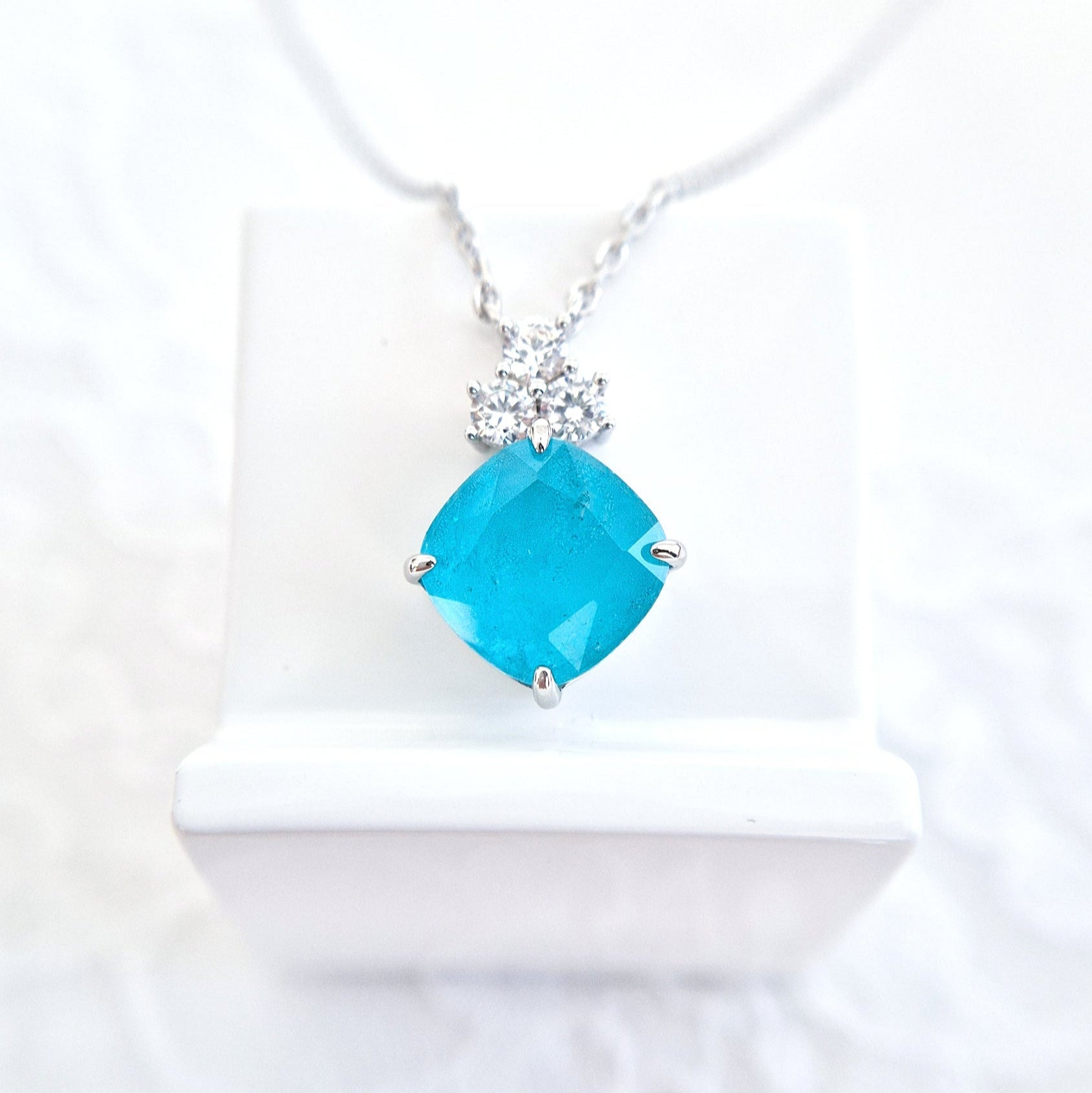 Paraiba Turmalin Schmcukset, Paraiba Tourmaline Jewelry Set, Parure de bijoux en tourmaline Paraïba, Set di gioielli con tormalina Paraiba, Paraiba, Paraiba Turmalin, Paraiba tourmaline, Paraiba Ohrringe Paraiba tourmaline earrings, Paraiba Ring, Paraiba Tourmaline Ring, Paraiba Halskette, Paraiba tourmaline necklace