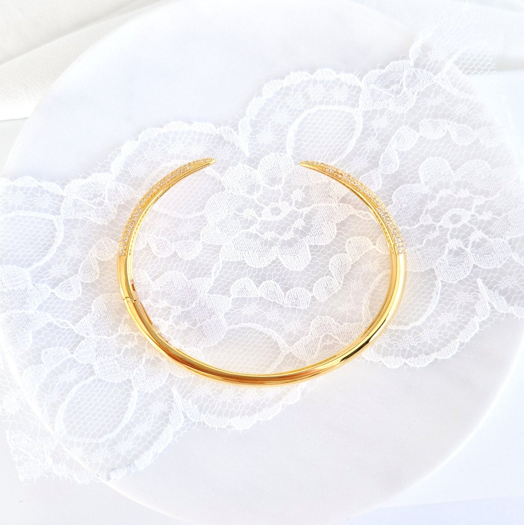 Pave Armreif, Pave bangel, bracelet pave, bracciale pave, gold bangle, claw bangle, gold armreif, goldener armreif, Krallen Armreif, bracelet dore, bracciale dorato, elegant bangle, eleganter armreif, Armreif, Bangle, bracelet, bracciale, bracelet