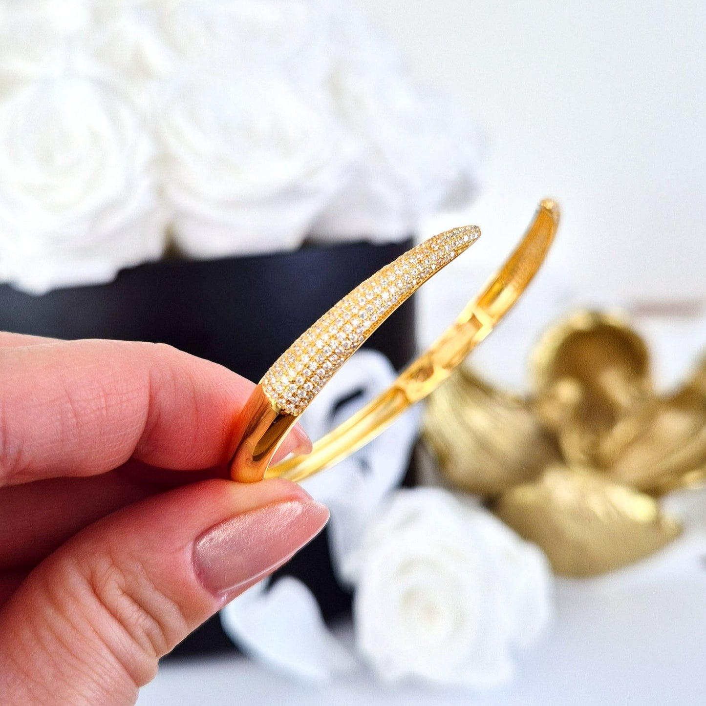 Pave Armreif, Pave bangel, bracelet pave, bracciale pave, gold bangle, claw bangle, gold armreif, goldener armreif, Krallen Armreif, bracelet dore, bracciale dorato, elegant bangle, eleganter armreif, Armreif, Bangle, bracelet, bracciale, bracelet