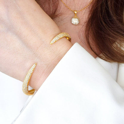 Pave Armreif, Pave bangel, bracelet pave, bracciale pave, gold bangle, claw bangle, gold armreif, goldener armreif, Krallen Armreif, bracelet dore, bracciale dorato, elegant bangle, eleganter armreif, Armreif, Bangle, bracelet, bracciale, bracelet