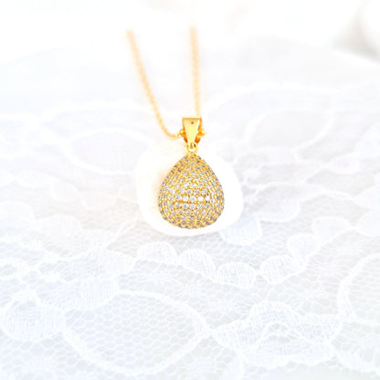 Pave Halskette, Pavé Necklace, Collana Pave, Collier Pavé, goldene Halskette mit Anhänger, golden Necklace, golden pendant ecklace, Anhänger Halskette Gold Kette Damen, minimalistische Halskette, Goldanhänger Kette, Halskette, necklace, pendant necklace, collana, collier