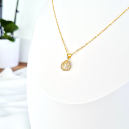Pave Halskette, Pavé Necklace, Collana Pave, Collier Pavé, goldene Halskette mit Anhänger, golden Necklace, golden pendant ecklace, Anhänger Halskette Gold Kette Damen, minimalistische Halskette, Goldanhänger Kette, Halskette, necklace, pendant necklace, collana, collier