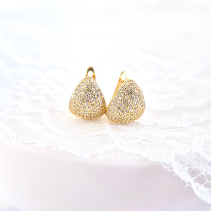 Pavé Schmuckset, Pave jewelry Set, Parure de bijoux pavée, Set di gioielli pavé, Gold Schmuckset, goldenes Schmuckset, Minimalistisches Schmuckset mit Pavé Fassung, golden jewelry sest, gold jewelry set, Pavé earrings, Pave Ohrringe, Pave necklace, Pave Halskette, Pave ring