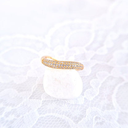 Pavé Ring, Bague Pavé, Anello Pavé, Goldener Ring, Golden ring, bague plaque or, anello dorata, minimalistischer RIng, minimalist ring, Ring, Bague, Anello, Wave Ring, Wellenring, Ring Welle, Ring mit Zircon Steinchen, Ring mit CZ Diamanten, CZ Diamond ring