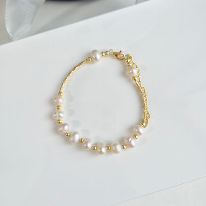 Perlen Armband, Pearl Bracelet gold, gold plated sterling silver bracelet, elegant jewelry bracelet for her, woman jewelry gift idea, bracelet en perles, bracciale con perle, Perlen Schmuck, gold Armband, Armschmuck, Perlenarmband, Perlenschmuck, goldenes Armband, geschenk für mama, muttertags geschenk, pearl jewelry, gioielli, bijou, jewellery, Schmuck
