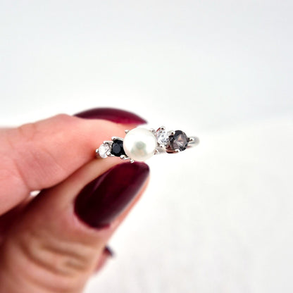 Perlen Ring, Perlenring, Pearl Ring, SIlber RIng, Silberring, Damenring, Pearl Ring - Perlen Ring mit schwarzem Spinell und grauem Nano Stein, Silber Ring Süsswasser Perlen Ring, fresh water pearl