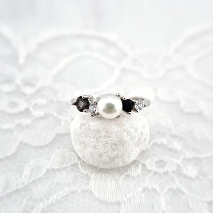 Perlen Ring, Perlenring, Pearl Ring, SIlber RIng, Silberring, Damenring, Pearl Ring - Perlen Ring mit schwarzem Spinell und grauem Nano Stein, Silber Ring Süsswasser Perlen Ring, fresh water pearl