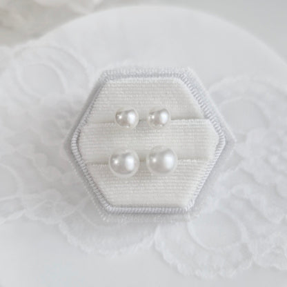 Perlen Ohrstecker, Pearl stud earrings, Pearl earrings, 6 mm, 8 mm, Perlen Ohrringe, Perlenohrringe, Ohrstecker, Ohrringe, Damenohrringe, Damenschmuck, Perlen Schmuck, Pearl Jewelry, Mabe pearl earrings, shell pearl earrings, boucles doreilles perle, orecchini, boucles, puces, orecchini a perno, Silber Ohrstecker, 925 sterling silber, sterling silver, jewelry, jewellery, bijou, bijoux, gioielli, accessoire, Schmuck