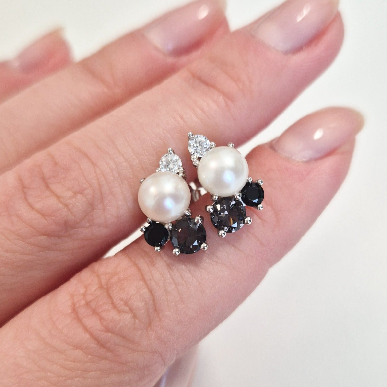 Perlen Ohrringe, Silber Ohrringe, Pearl Earrings, Silver earrings, black earrings, schwarze Ohrringe, Perlen Ohrstecker, Perlen Ohrringe silber, Pear earrings, Süsswasserperlen Ohrringe, Schwarzer Spinell Ohrringe, Ohrringe, Ohrstecker