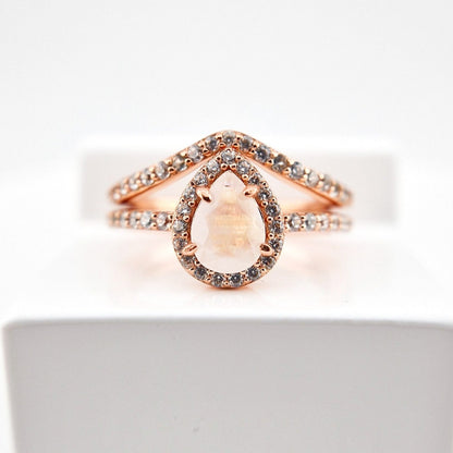 Mondstein Ring, Rosegold Ring, Moonstone ring, Mondstein Ring Rosegold, Rainbow moonstone rings rose glod palted silver ring, Silber Ring mit Mondstein Edelstein, halo Ring, Chevron Ring, Mondstein Ring SIlber Ring mit Mondstein Rosegold vergoldet, Rosegold Ring, Moonstone Ring