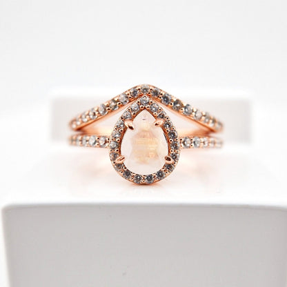 Mondstein Schmuckset Rosegold, Mondstein Schmuckset, Mondstein Ring, Mondstein Halskette, Mondstein Kette, Mondstein Ohrringe, Moonstone Jewelry set rose gold, moonstone jewelry set, moonstone ring, stack ring, stacking ring, moonstone necklace, moonstone pendant necklace, moonstone earrings, rosegold Schmuckset, rosegold ring, Rosegold Halskette, Rosegold Ohrringe, rose gold ring, rose gold necklace, rose gold earrings