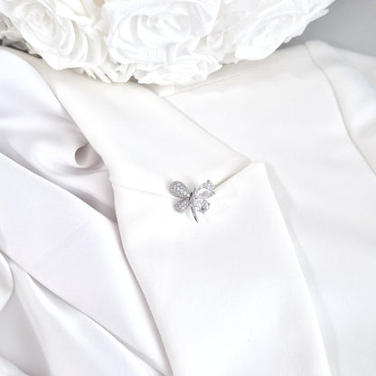 Schmetterling Pin, Pin, Butterfly pin, Kleine silberne Schmetterling Brosche mit funkelnden Diamant-Imitaten aus rhodiniertem Kupfer, 2 x 1,8 cm, liebevolles Geschenk für Frauen