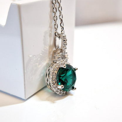 Smaragd Schmuckset, Emerald jewelry set, Smaragd hrringe, Smaragd Ring, Smaragd Halskette, maragd Kette, grüner Smaragd Schmuck, Emerald necklace, Emerald pendant jewelry, Emerald Ring, Emerald Earrings, Silber Schmuckset, silver jewelry set, grüner Ring, green ring, halo ring