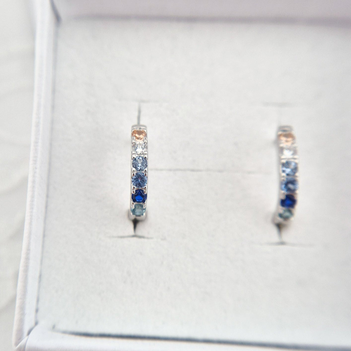 Creole in argento con pietre blu