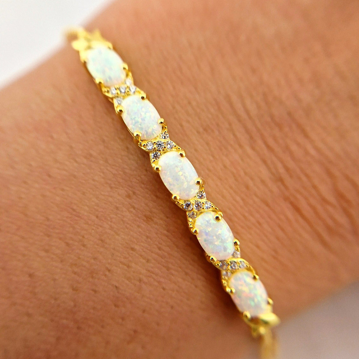 Weiss Opal Armband, White Opal Bracelet, Opal Armband, Opal Bracelet, white stone bracelet, Armband mit weissen Steinen, Edelstein Armband, Gemstone Bracelet, Goldenes Armband, golden Bracelet, Frauen Armband, bracelet for her, jewelry for her, Schmuck, Armband, Armschmuck, Bracelet, Jewelry, Bracelet Opale
