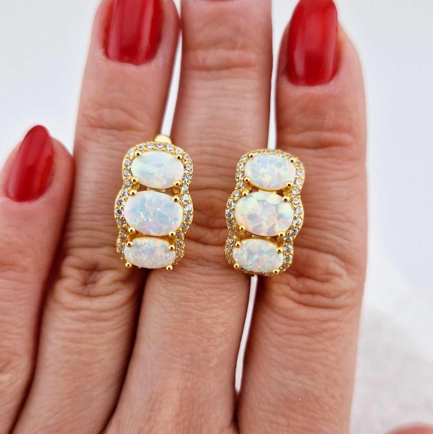 Opal Ohrringe, White Opal earrings, Opal Earrings, Weiss Opal Ohrringe, Creolen, hoop earrings, goldene Ohrringe, Ohrringe mit weissen Steinen, golden Earrings, earrings with white stones, earrings, Ohrringe, boucles doreilles, orecchini, opale, bouples, earrings, hoop earrings, hoops, creolen, creoles
