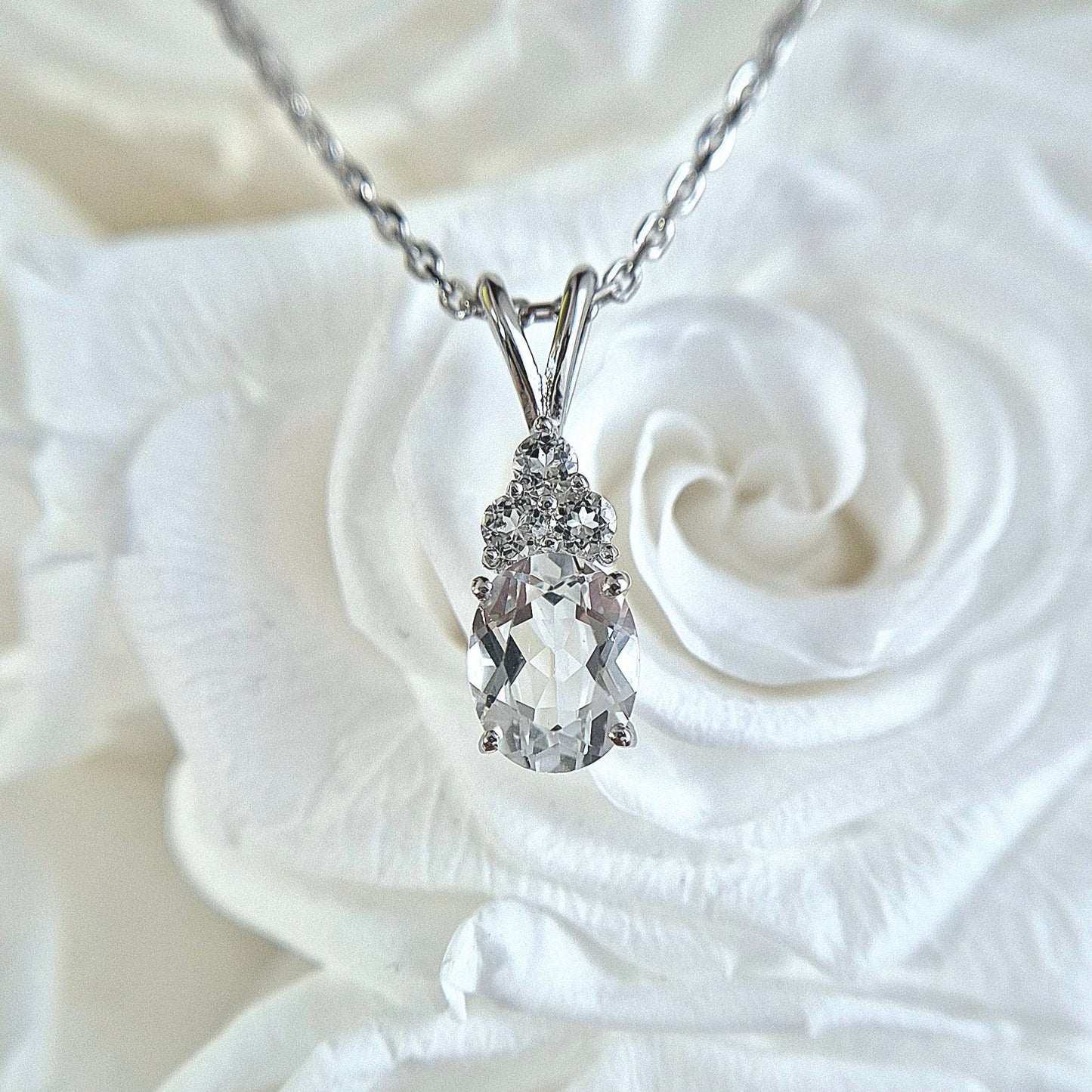 Topas Halskette silber, Weiss Topas Halskette, White Topaz Necklace, Topas Halskette, Topaz Necklace, Topaz pendant necklace, pendant Necklace, Anhänger Halskette, Anhänger Kette, Silber Kette, Silber Halskette, Silber Halskette Damen, elegant necklace, timeless necklace, Halskette, necklace, Damenkette, Schmuck, collier, collana, gioielli, jewelry, jewellery