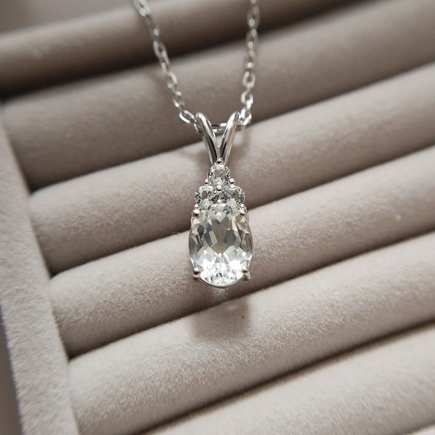 Topas Halskette silber, Weiss Topas Halskette, White Topaz Necklace, Topas Halskette, Topaz Necklace, Topaz pendant necklace, pendant Necklace, Anhänger Halskette, Anhänger Kette, Silber Kette, Silber Halskette, Silber Halskette Damen, elegant necklace, timeless necklace, Halskette, necklace, Damenkette, Schmuck, collier, collana, gioielli, jewelry, jewellery