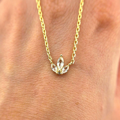 Weiss Topas Kette Gold, White Topaz necklace gold, Collier en or avec topaze blanche, golden necklace, minimalistic golden necklace, zierliche Goldene Halskette, zierliche Kette mit weissen Steinchen, golden necklace with white topaz pendant