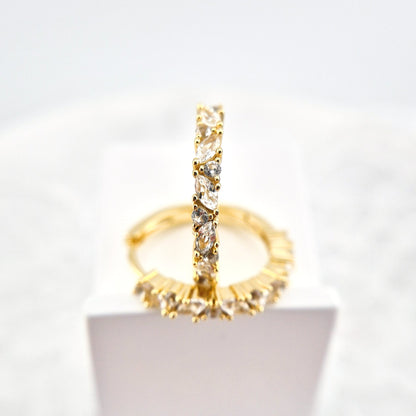 Topas Ohrringe Gold, Topas Ohrringe, topaz earrings gold, topaz earrings, White Topaz Gold Earrings, weiss Topas Ohrringe Gold. goldene Topas Creolen, gold Creolen mit weissen Topas Edelsteinen, hoop earrings, creolen Ohrringe