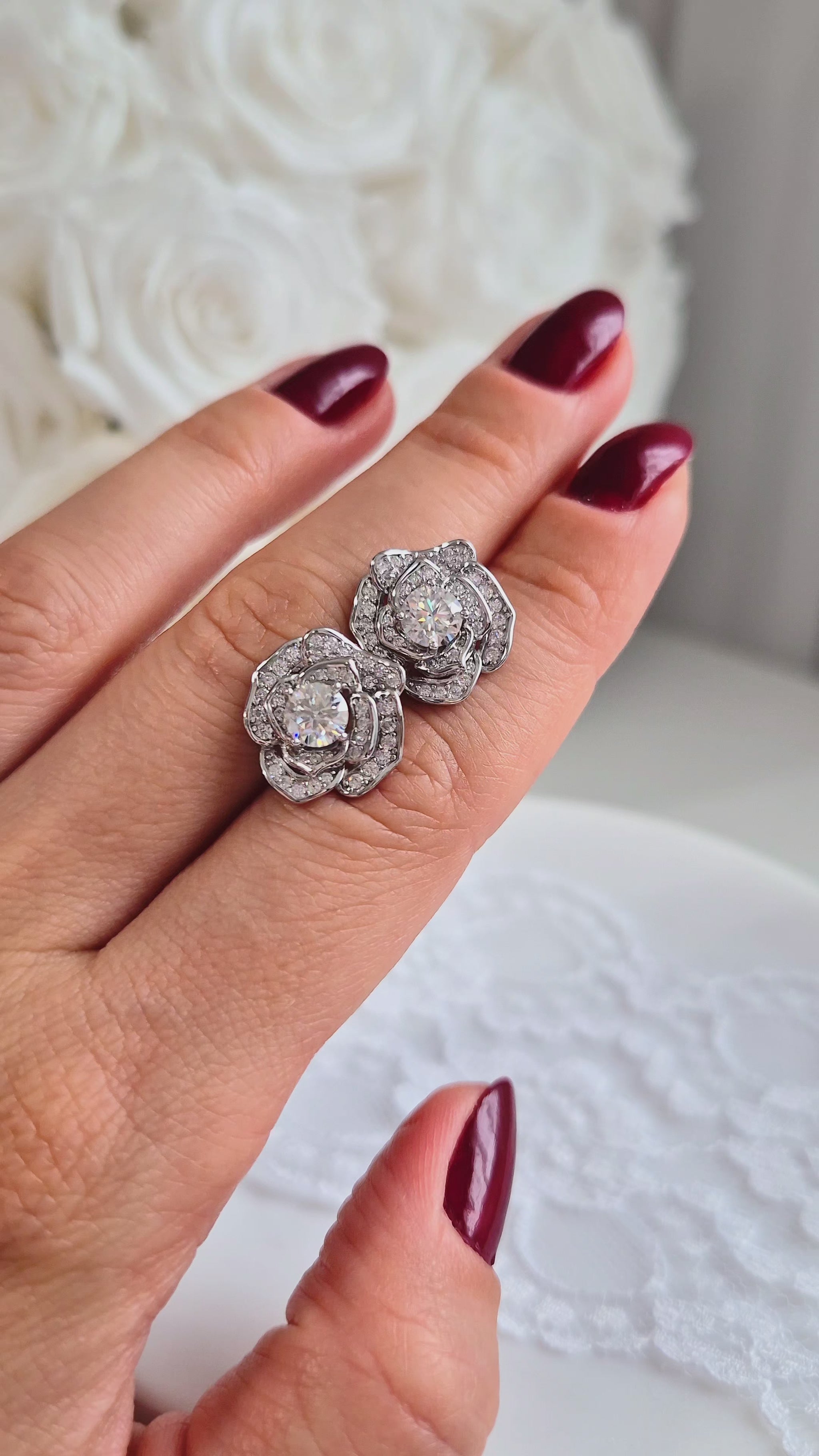 Moissanit ohrringe, Moissanite earrings, Moissanit Ohrstecker, studs, stud earrings, silver earrings, Ohrringe, Ohrstecker, Silber Ohrringe, Damenohrringe, Silberschmuck, silver jewelry, 925 sterling silver jewellery, gioielli, bijou, accessoire, bridal earrings, wedding earrings, hochzeitsschmuck, Schmuck, Diamant Ohrringe, Diamond Earrings, lab grown diamond jewelry, Rosen Ohrringe, Blumen Ohrstecker, moissanite rose earrings