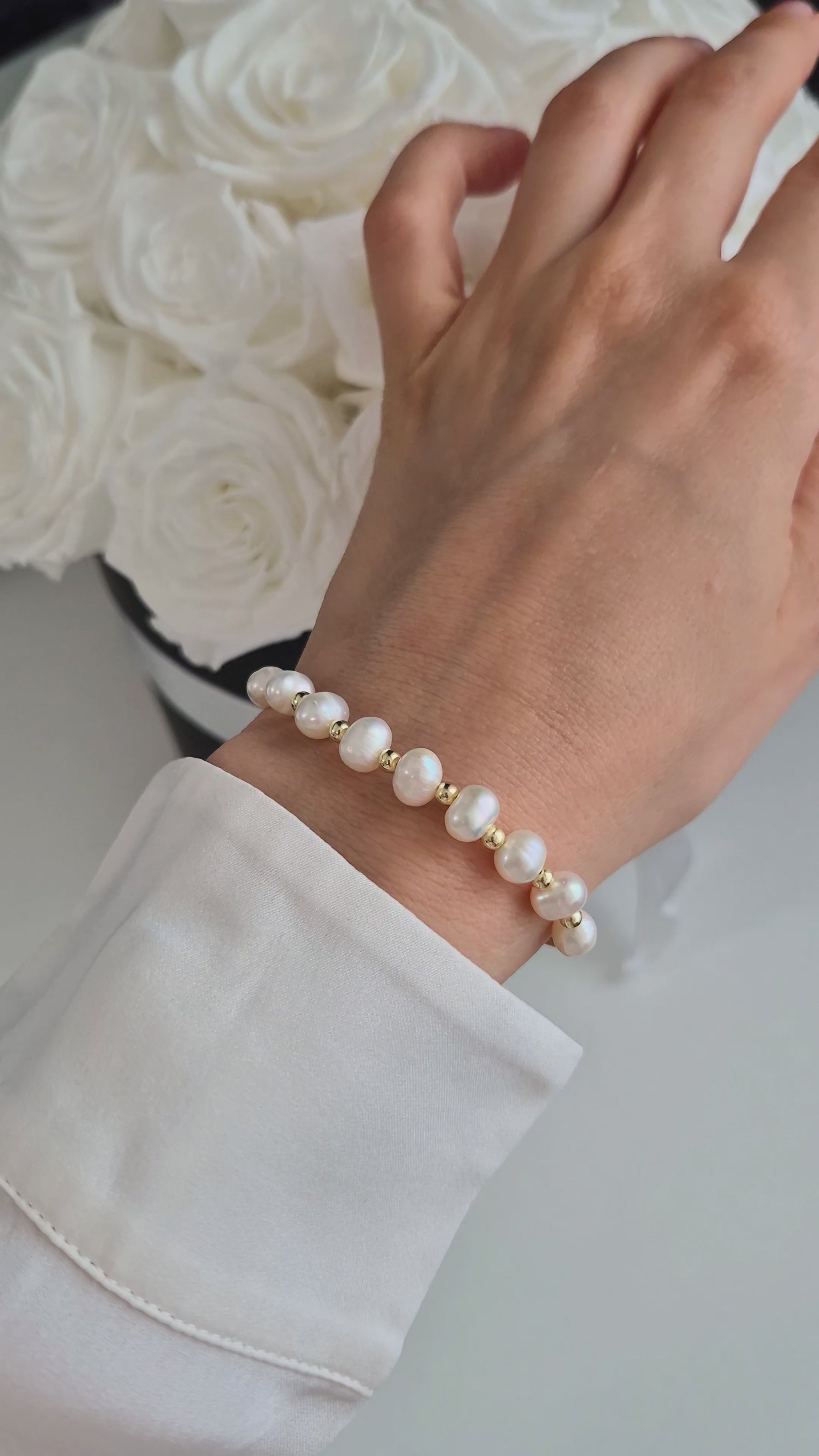 Perlen Armband, Pearl Bracelet gold, gold plated sterling silver bracelet, elegant jewelry bracelet for her, woman jewelry gift idea, bracelet en perles, bracciale con perle, Perlen Schmuck, gold Armband, Armschmuck, Perlenarmband, Perlenschmuck, goldenes Armband, geschenk für mama, muttertags geschenk, pearl jewelry, gioielli, bijou, jewellery, Schmuck