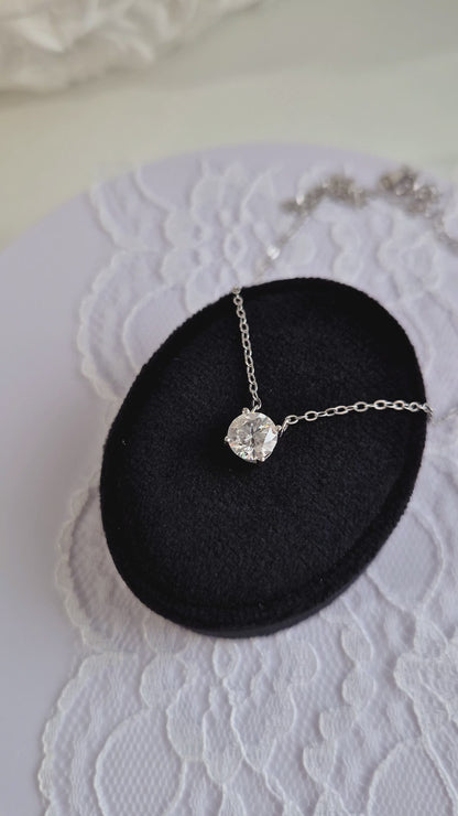 Moissanite necklace, Moissanit Kette, Moissanite pendant necklace, solitaire necklace, Solitär Halskette, Damenkette, Halskette, Hochzeitsschmuck, wedding jewelry, jewellery gift, for her, birthday gift girl friend, anniversary present, silver jewelry, elegant necklace, Halskette, collana, collier, Schmuck, bijou, accessoire, gioielli, bridesmaid gift, Schmuck für Hochzeit
