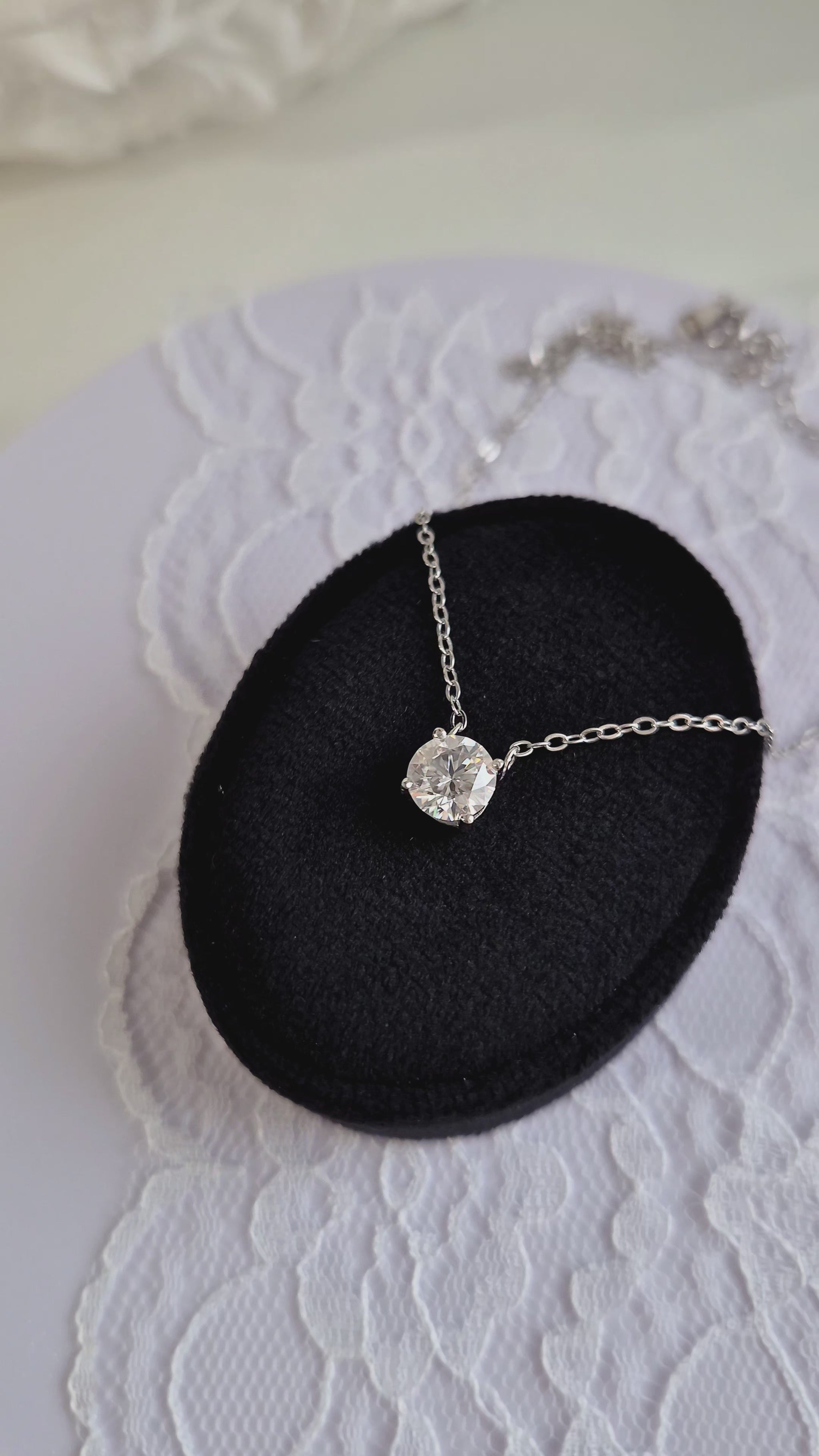 Moissanite necklace, Moissanit Kette, Moissanite pendant necklace, solitaire necklace, Solitär Halskette, Damenkette, Halskette, Hochzeitsschmuck, wedding jewelry, jewellery gift, for her, birthday gift girl friend, anniversary present, silver jewelry, elegant necklace, Halskette, collana, collier, Schmuck, bijou, accessoire, gioielli, bridesmaid gift, Schmuck für Hochzeit