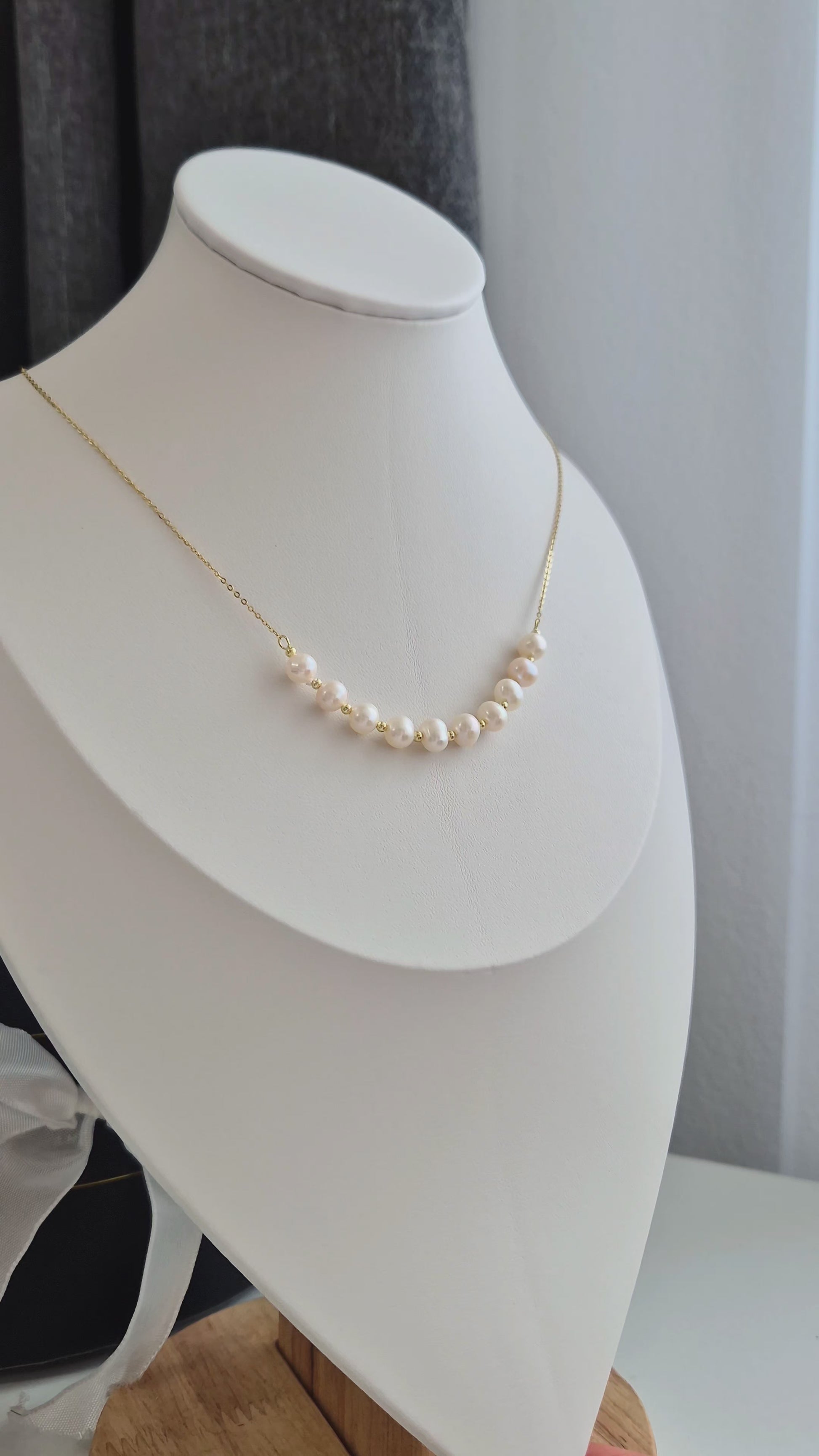 Perlen Halskette, Pearl necklace, Pearl strand necklace, Perlen Kette, Perlenkette, Halskette, Strang Perlenkette, Kette, goldene Halskette, Damenhalskette, Damenschmuck, Perlen Schmuck, Pearl Jewelry, baroqua pearl necklace, sweet water earrings, boucles collier perle, collana,  Silber Halskette, 925 sterling silber, sterling silver, jewelry, jewellery, bijou, bijoux, gioielli, accessoire, Schmuck, gold-plated, vergoldet, doree